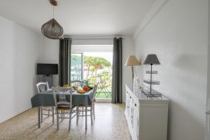 Escapades Marines Proche Mer parking privé