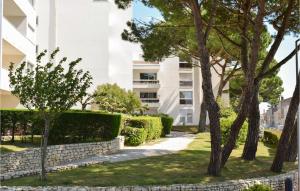 Awesome apartment in Royan with WiFi