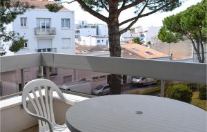 Appartements Awesome apartment in Royan with WiFi : photos des chambres