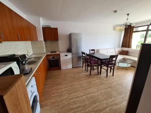 Апартамент с фронтална гледка море