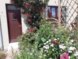 Maisons de vacances Inviting 3-Bed House in langourla brittany : photos des chambres