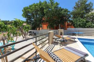 Beautiful villa Lona with private pool near Pula