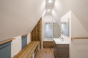 Green Lodge - Piscine chauffée et grand Jardin à proximité des Plages de Pléneuf Val-André