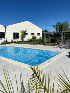 Maisons de vacances Beautiful 1-bed with pool view : photos des chambres