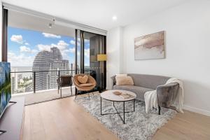 Lamour Ocean View Apartment II in Casino Broadbeach - free parking-195cm