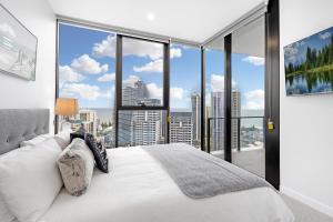 Lamour Ocean View Apartment II in Casino Broadbeach - free parking-195cm