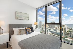Lamour Ocean View Apartment II in Casino Broadbeach - free parking-195cm