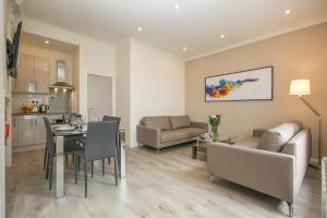 St Stephens Green District-1