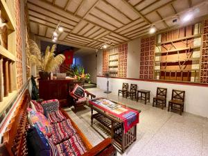 Lan home- Jeep Tour, Motobike tour, rental motobike, private car Cao Bang