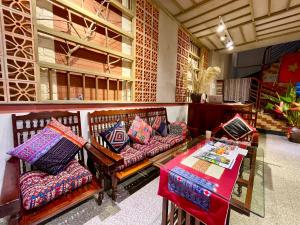 Lan home- Jeep Tour, Motobike tour, rental motobike, private car Cao Bang