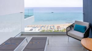 Front Sea View Deluxe Suite  room in Flamingo Paradise Beach Hotel