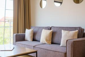 Rent like home Aura 24