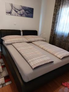 Sunny Deluxe Apartment with 2 AC and seaview - 50 m from sandy beach