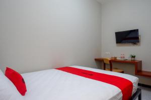 RedDoorz near Kampus UMP Purwokerto 2