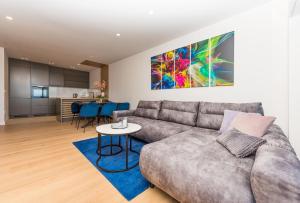 Luxury apartment EL Paradiso Sea & City view