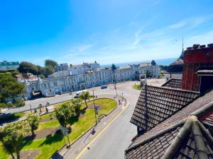Lovely Apartment, One Minute from Bournemouth Beach and Town.