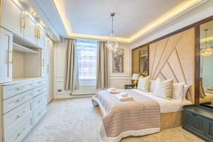 Luxury Georgian Townhouse with Cinema and parking