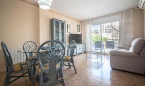 R129 Apartamento con terraza y piscina comunitaria cerca de la playa