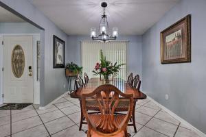 Modern Gulf Breeze Getaway Patio, Near Beach