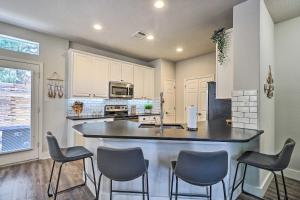 Lago Vista Waterside Retreat with Lake Access