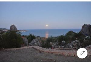 Şiir Ev Kekova ( Poeme House )