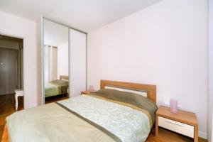 Eastside Apartment Bar