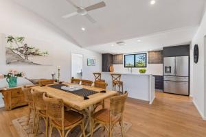 PACIFIC Stunning Coastal Home The Perfect Family Getaway