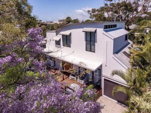 PACIFIC Stunning Coastal Home The Perfect Family Getaway