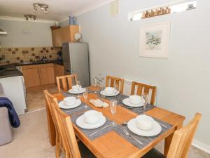 6 Coedrath Park - Swn y Mor