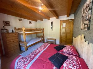 B&B / Chambres d'hotes Le Chalet, chambres d hotes, petit dejeuner inclus : photos des chambres