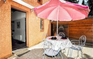 Maisons de vacances Stunning home in Rodes with WiFi and 1 Bedrooms : photos des chambres