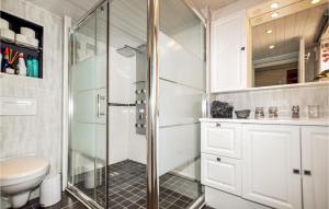 Maisons de vacances 1 Bedroom Gorgeous Home In Rods : photos des chambres