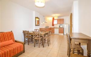 Appartements Amazing Apartment In Belgodre With Heated Swimming Pool : photos des chambres