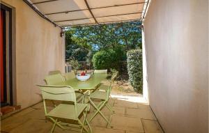 Appartements Awesome apartment in Belgodre with Outdoor swimming pool, 2 Bedrooms and Heated swimming pool : photos des chambres