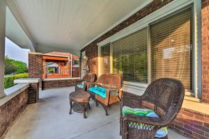 Elegant Detroit Home with Yard about 5 Mi to Dtwn!