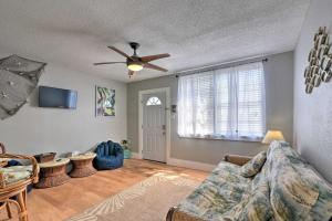 Walk to Beach Breezy Galveston Apt with Deck!