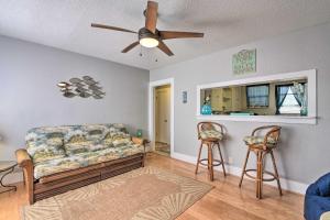 Walk to Beach Breezy Galveston Apt with Deck!