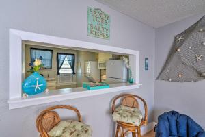 Walk to Beach Breezy Galveston Apt with Deck!
