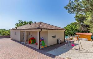 Gorgeous Home In Medulin With Wifi