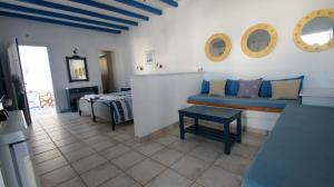 Georges beach studios Aliki Paros