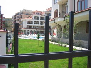 Chateau Del Mar Holiday Apartments