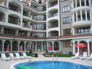 Chateau Del Mar Holiday Apartments