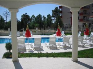 Chateau Del Mar Holiday Apartments