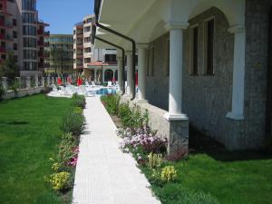 Chateau Del Mar Holiday Apartments