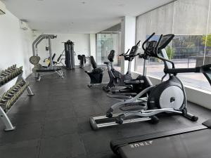 Fairway 2 Bedroom Luxury Apartment with Gym and Pool