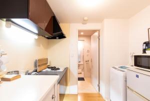 Rivera Haruyoshi Series, Balcony, 7-Eleven in Bldg