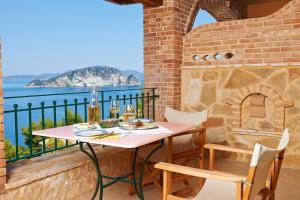 Family Apartment with Sea View