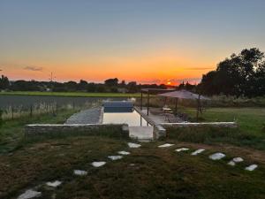 Appartements Studio cozy avec terrasse et vue sur le Luberon : photos des chambres