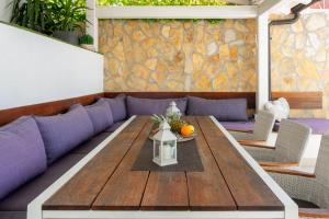 Apartment Amos with Private Pool