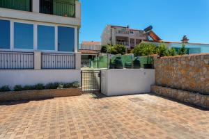 Apartment Amos with Private Pool